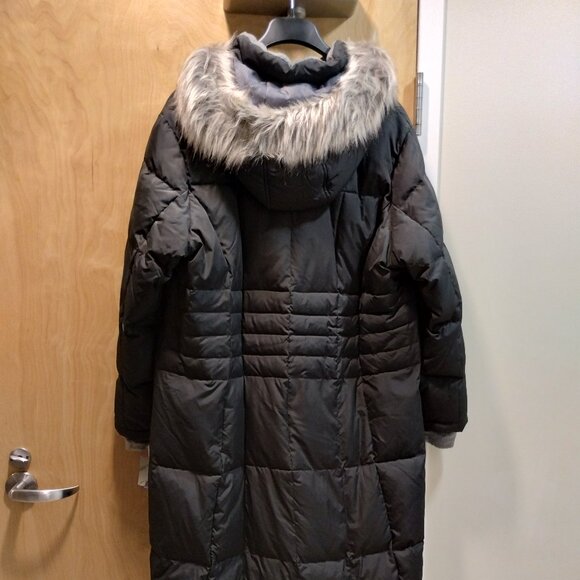 Down coat - Picture 3 of 3